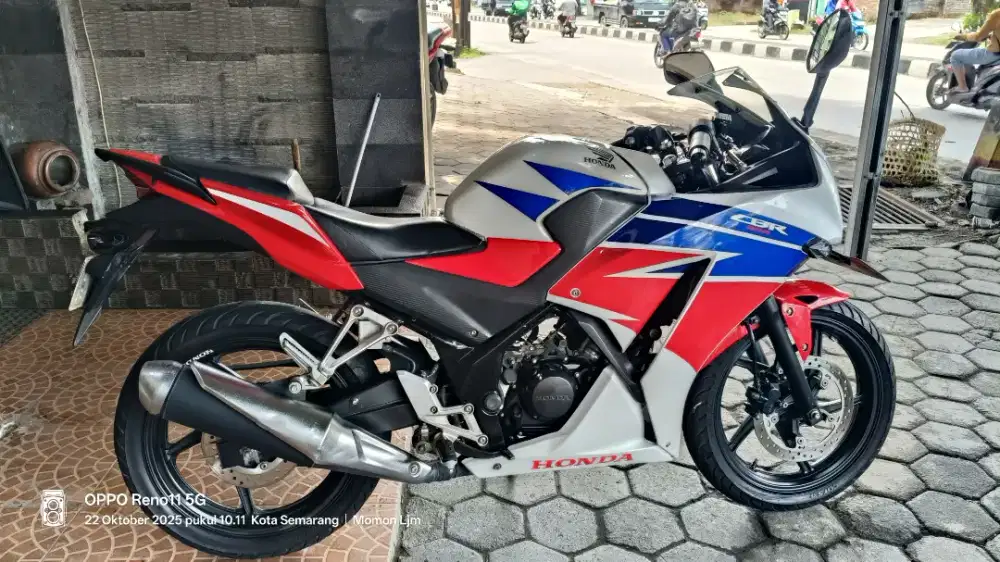 Honda CBR 150 R 2016