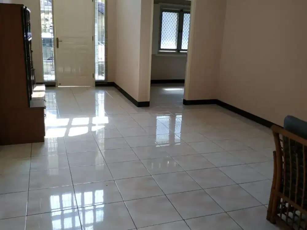 Rumah 2 Lantai Siap Huni Nyaman di Mekar Wangi Bandung