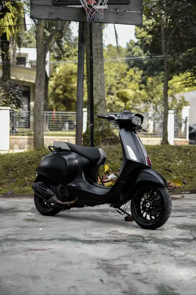 PIAGGIO VESPA SPRINT 150 NOTTE LIMITED EDITION MURAHH BANGETT