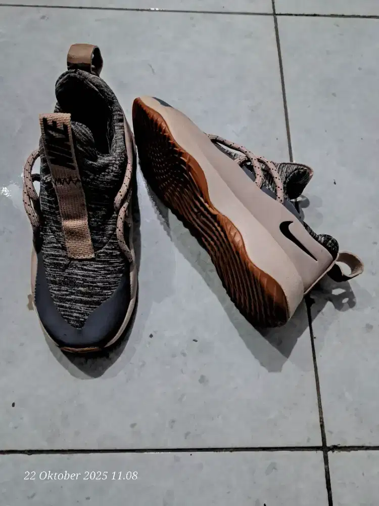 sepatu nike abu