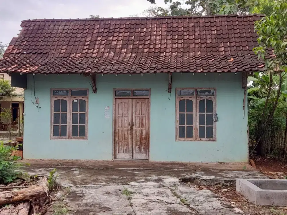 Dijual tanah bonus rumah luas 594m2