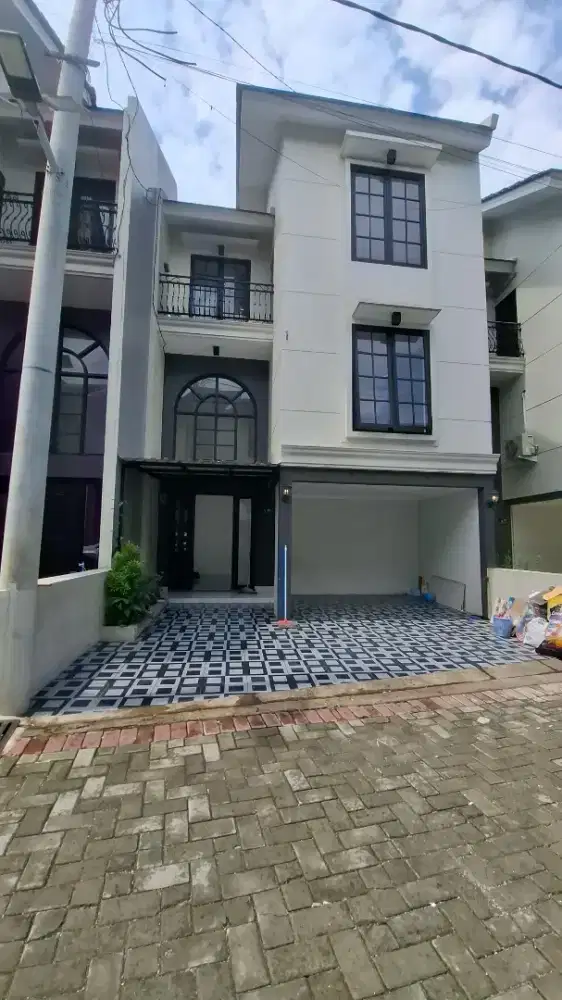 Over 130JT Rumah 2 Lantai @DUTA PREMIER CIBUBUR, Cimanggis Depok