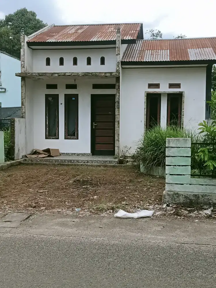 Dijual rumah pribadi, lokasi di Padang sikabu