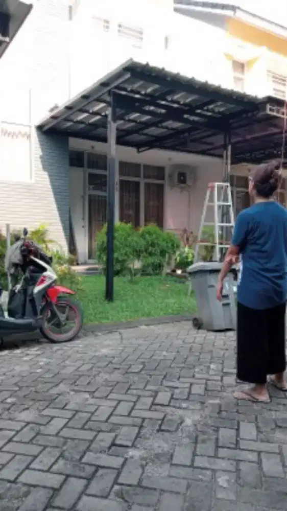 Kanopi baja ringan