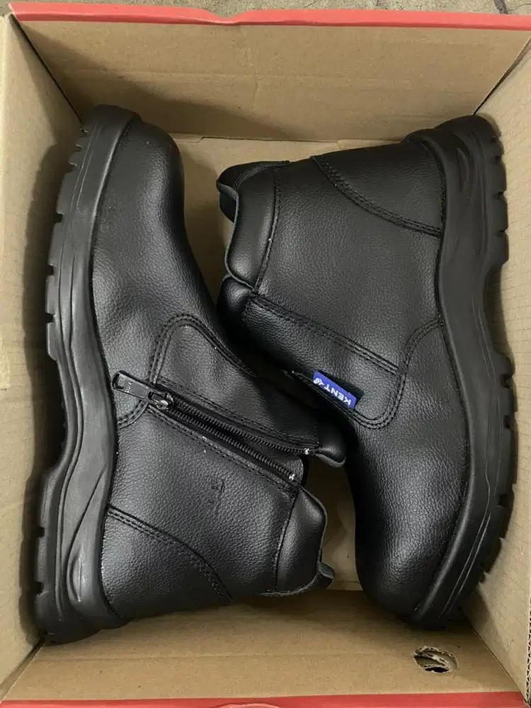 Sepatu safety merk kent