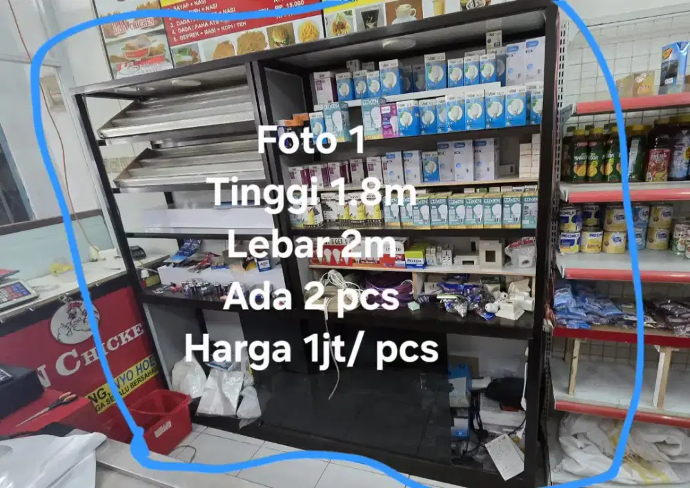 Etalase kaca alumunium dan kayu bekas terawat