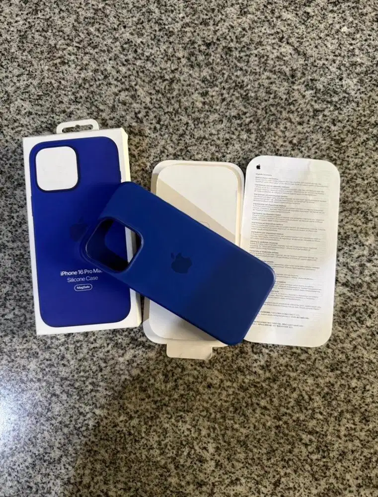 Silicone Case iphone 16 PRO max Magsafe Original Apple ultramarine