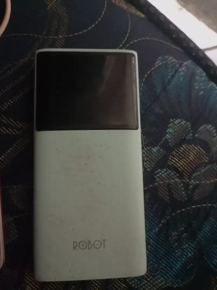Power bank robot