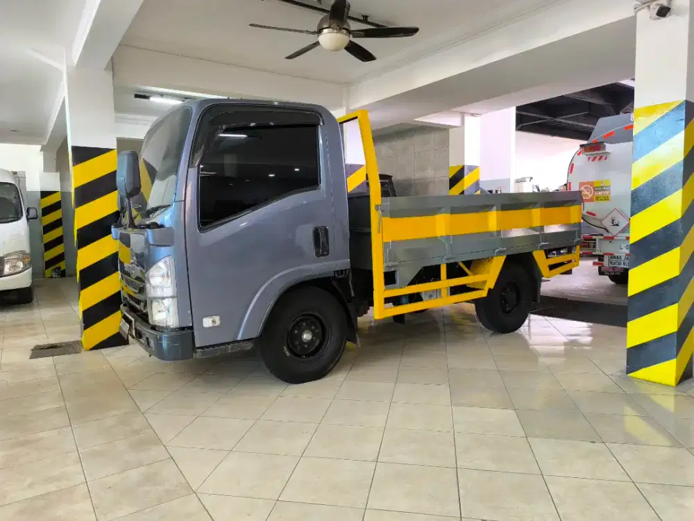 Truk Isuzu ELF 4rd Th2023 Bak besi