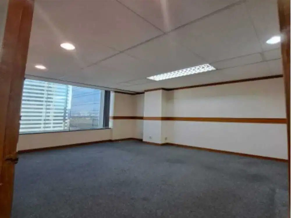 SEWA KANTOR DI JAKARTA  SELATAN KUNINGAN 80M2 PARTISI 140K NEGO