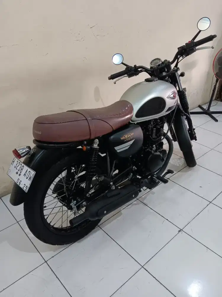 Kawasaki w175se top th 2019