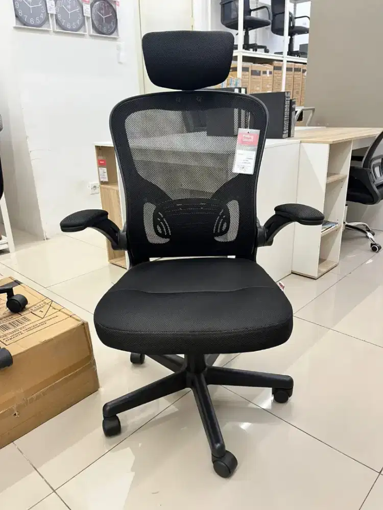 Lelang murah Selma Malden kursi kantor sandaran tinggi hitam
