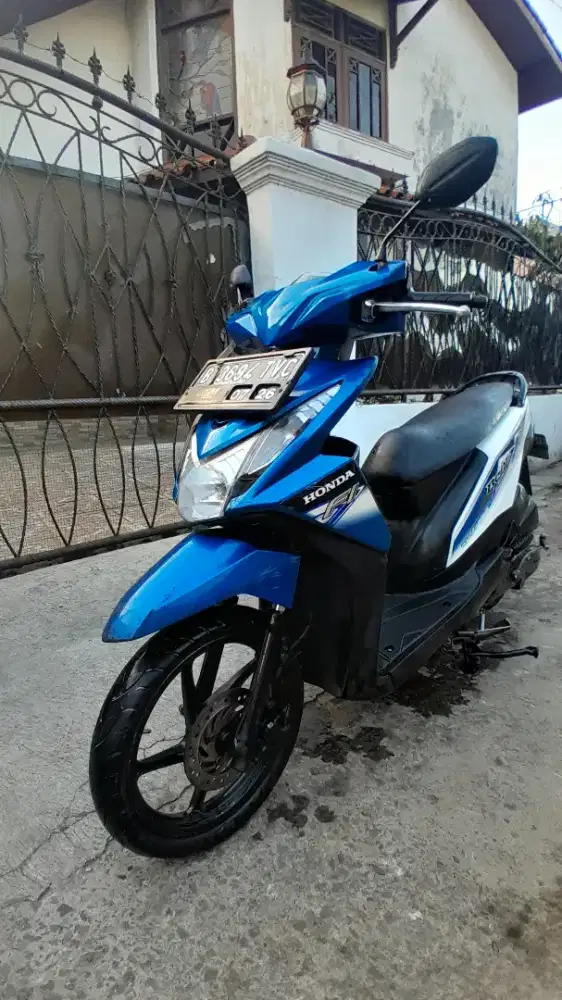 Bismillah jual honda beat fi thn 2013
