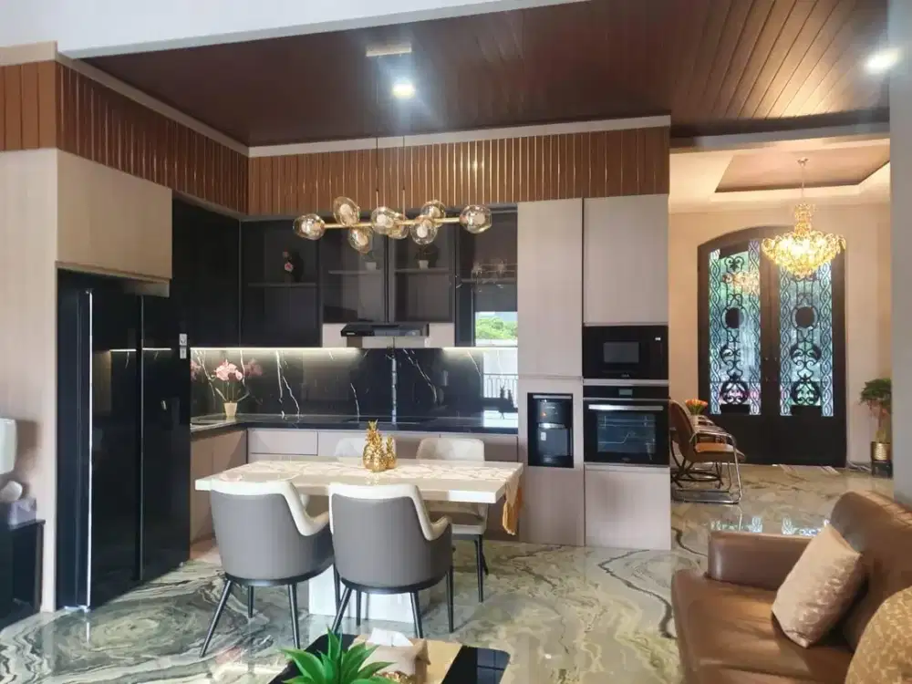 Rumah 3 Lantai Baru Furnished SHM di Citraland North Emerald