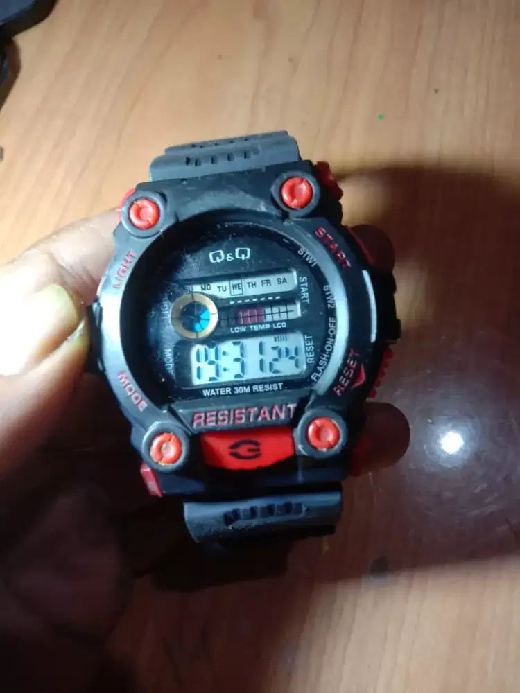 Jam tangan vintage qnq