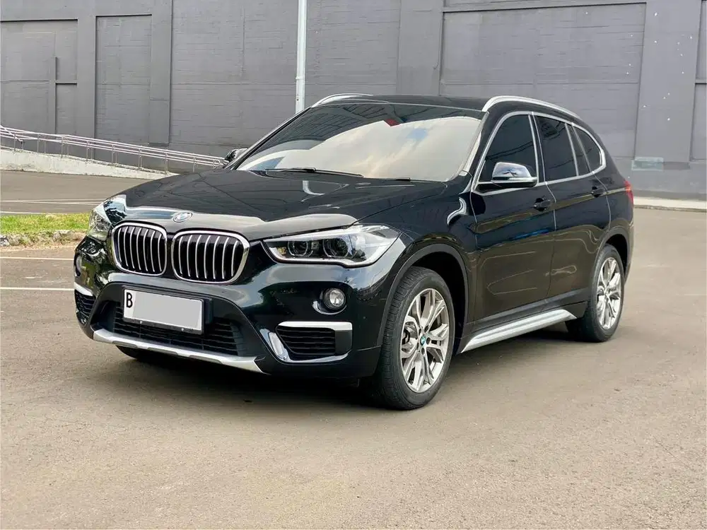 BMW X1 SDRIVE18i AT HITAM 2019