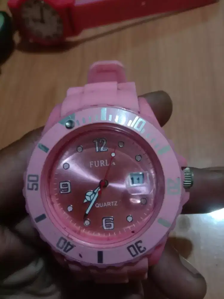 Jam tangan merk furla