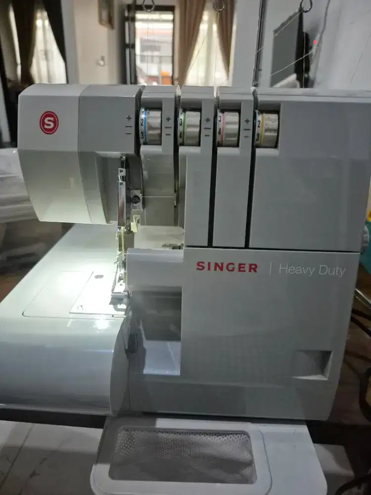Mesin Obrar Singer 14HD854 HEAVY DUTY portable masih BAGUS BANGET