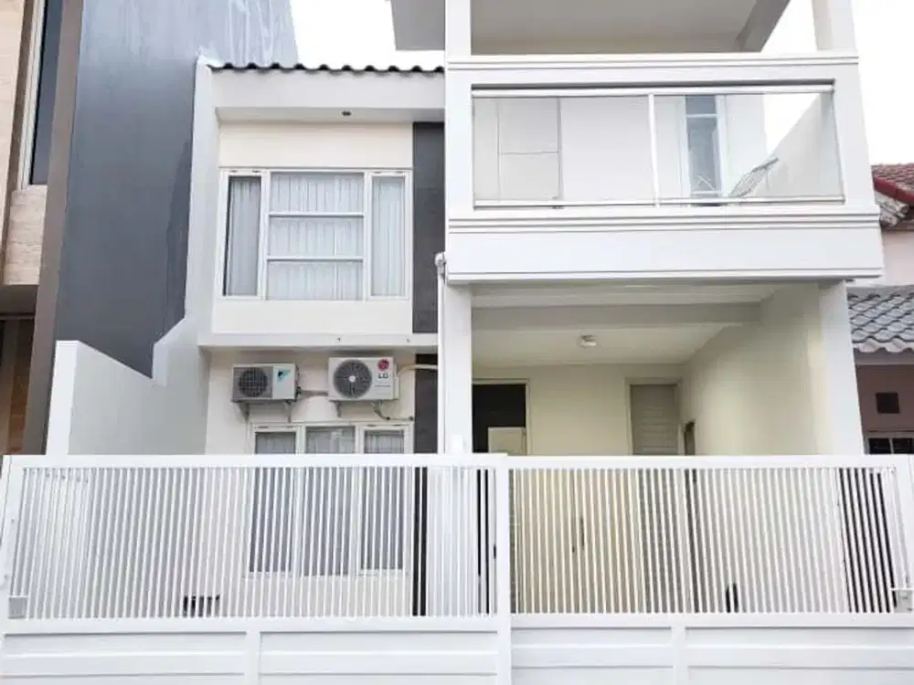 Rumah Pakuwon City TAMAN MUTIARA STRATEGIS MINIMALIS SIAP HUNI FURNISHED