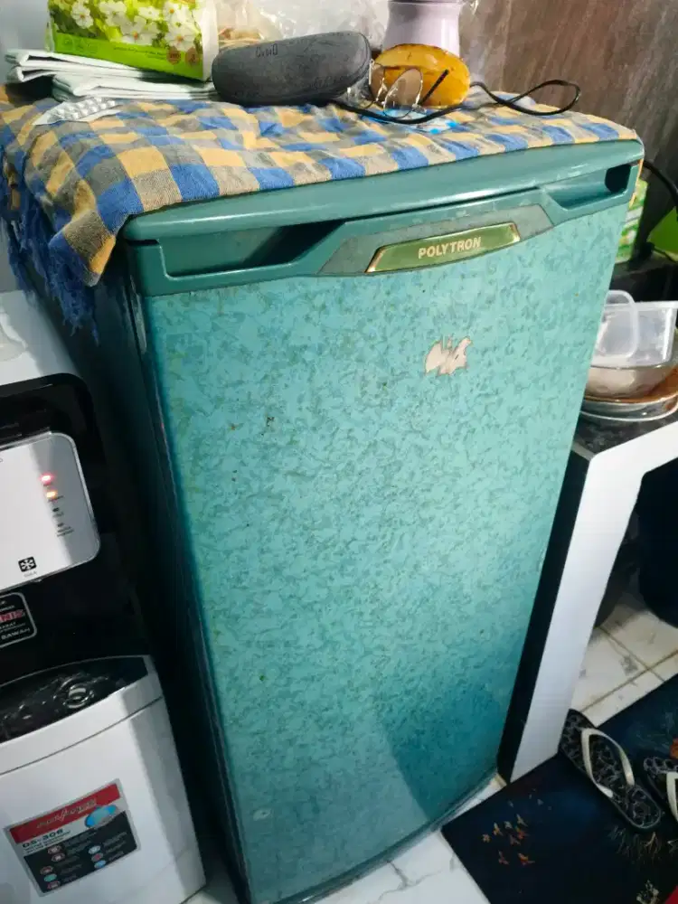 Kulkas polytron