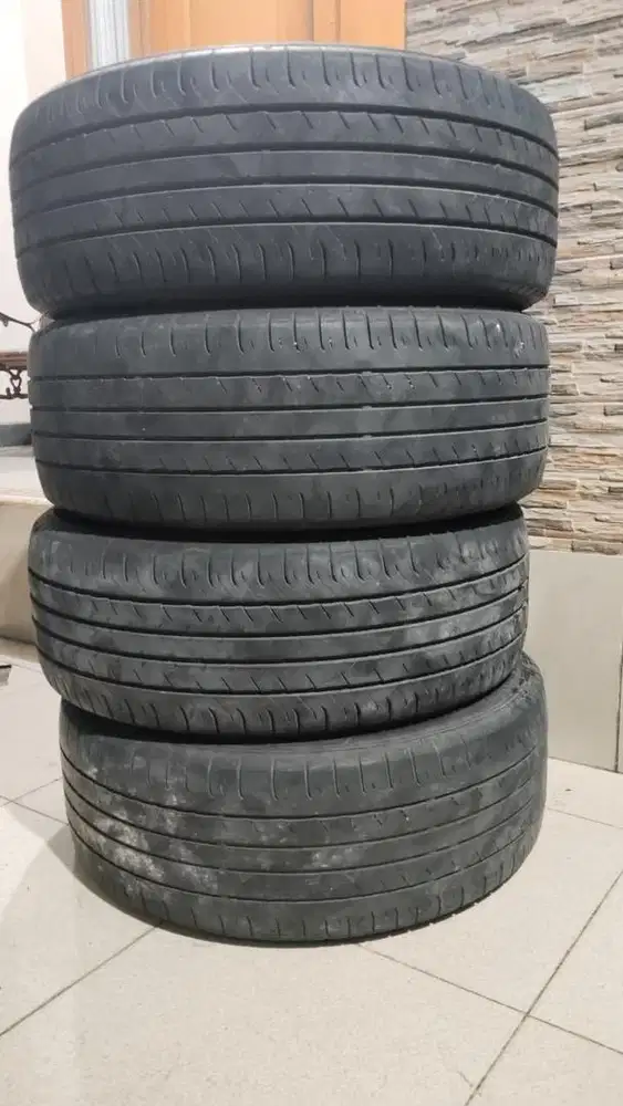 Dunlop SP Sport Maxx  215/55 R17