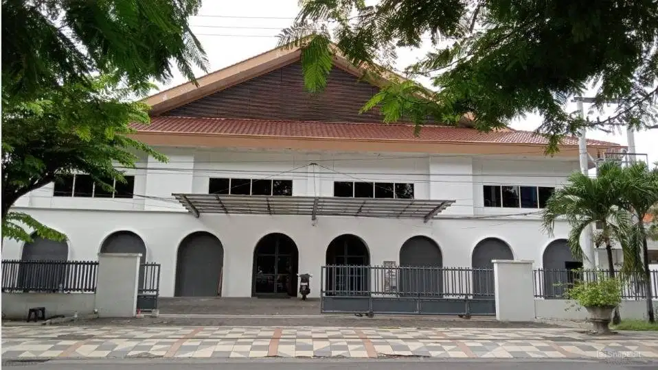 Disewakan GEDUNG Surabaya Pusat Cocok untuk BALLROOM Multifunction Hal