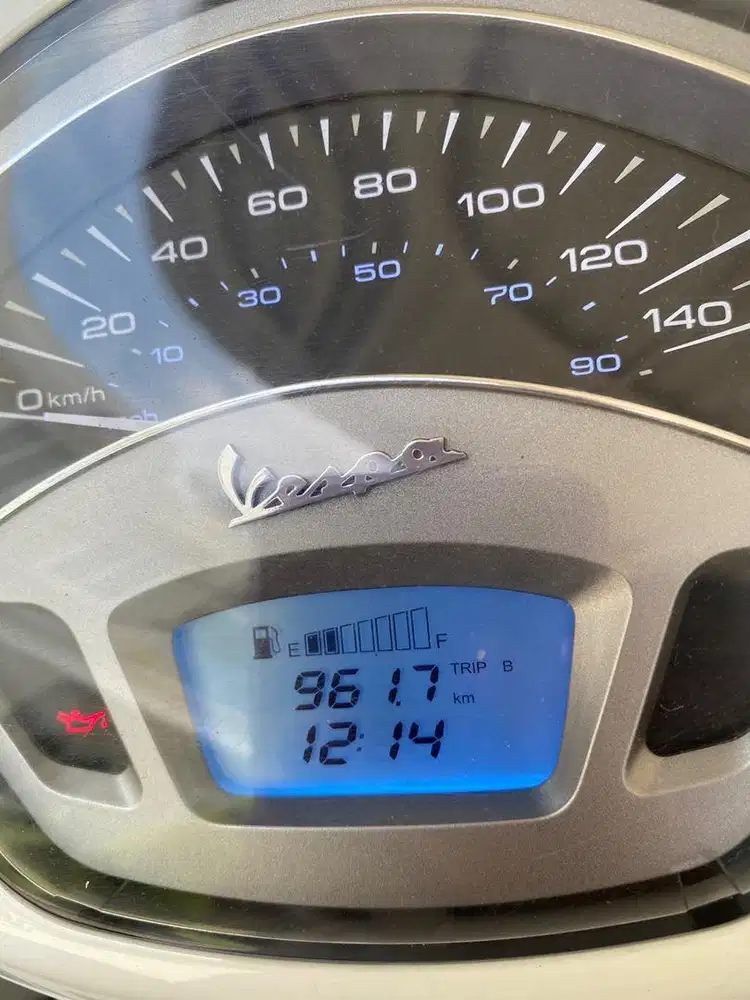 Dijual cepat vespa sangat LOW KM