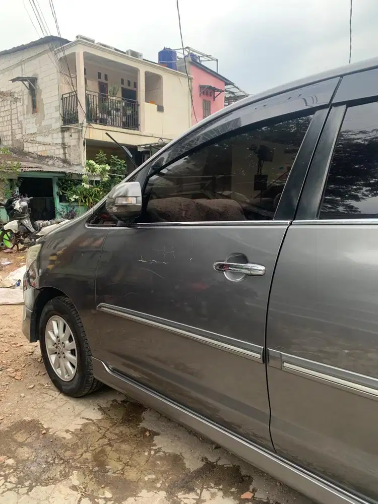Toyota Kijang Innova 2012 Bensin