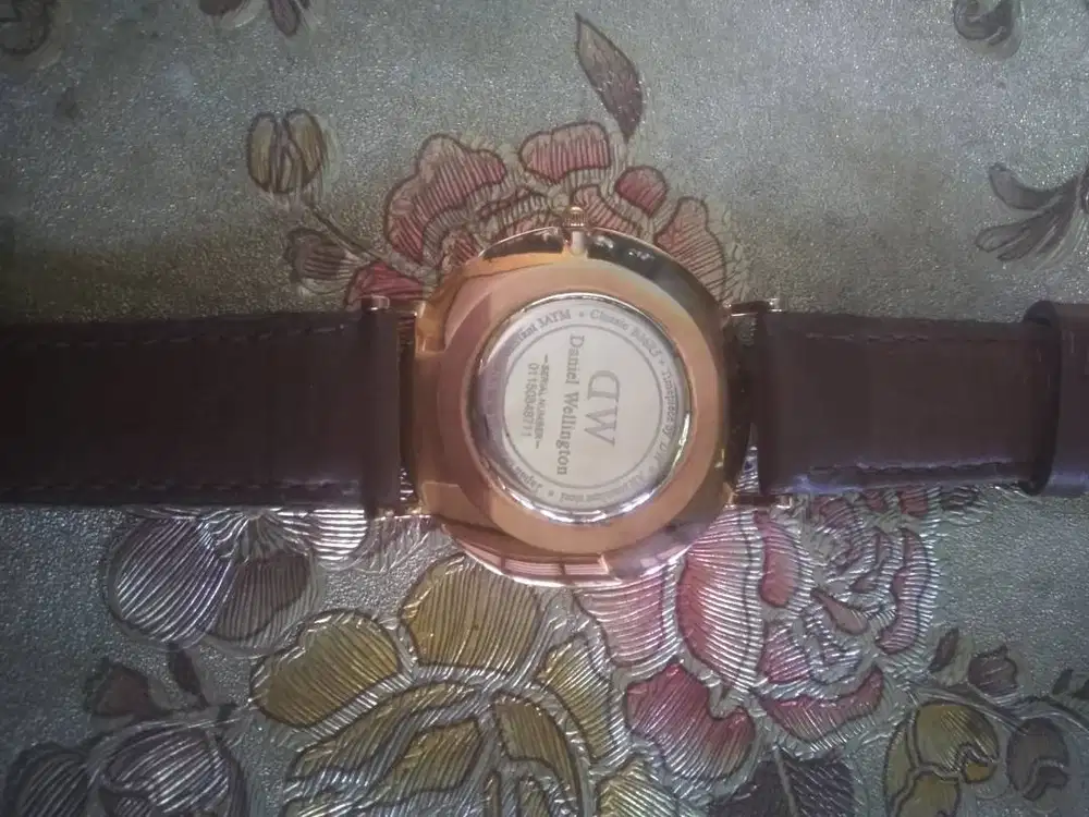 Jam tangan DW  asli