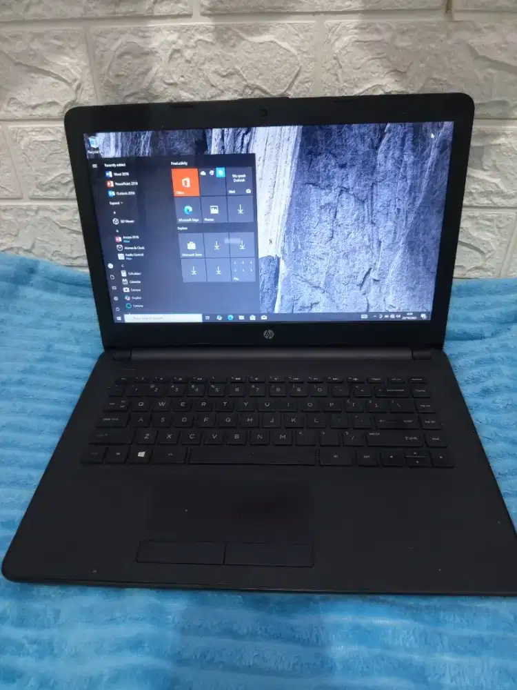 Laptop HP 14 . Ram 4gb/500gb  .batre awet.