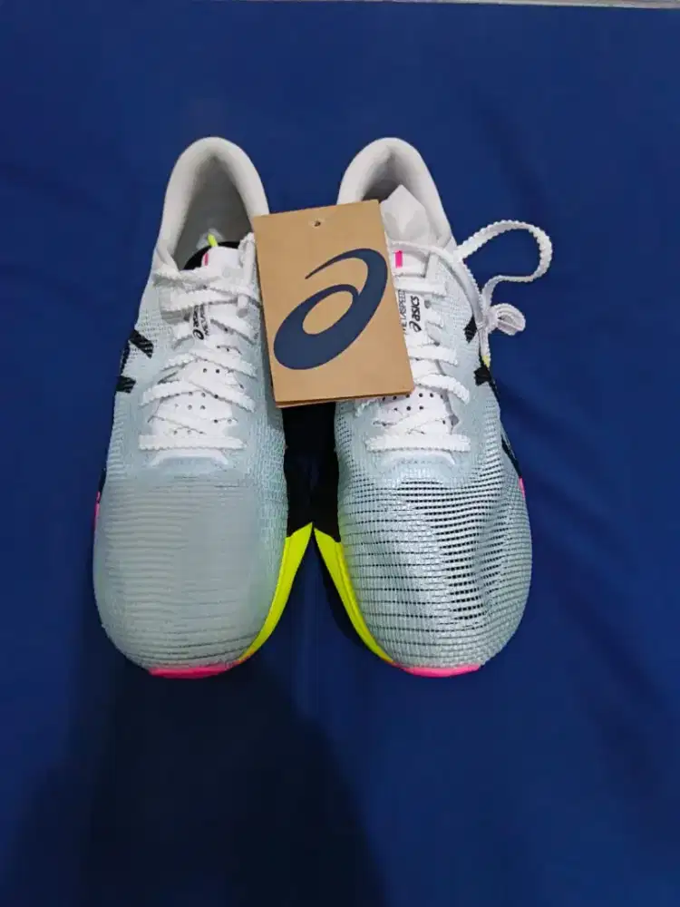 Sepatu asics metaspped