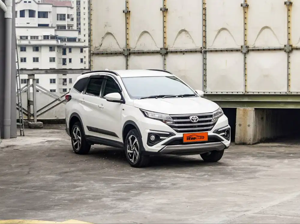 Toyota Rush GR Sport 2021 putih matic