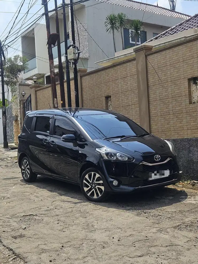 Toyota Sienta V matik 2020