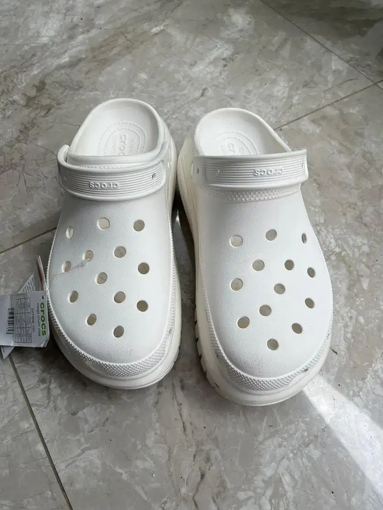 CROCS CLASSIC MEGA CRUSH