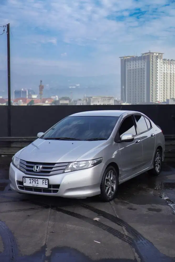Honda city E a/t th'2011 mulus terawat siap pakai