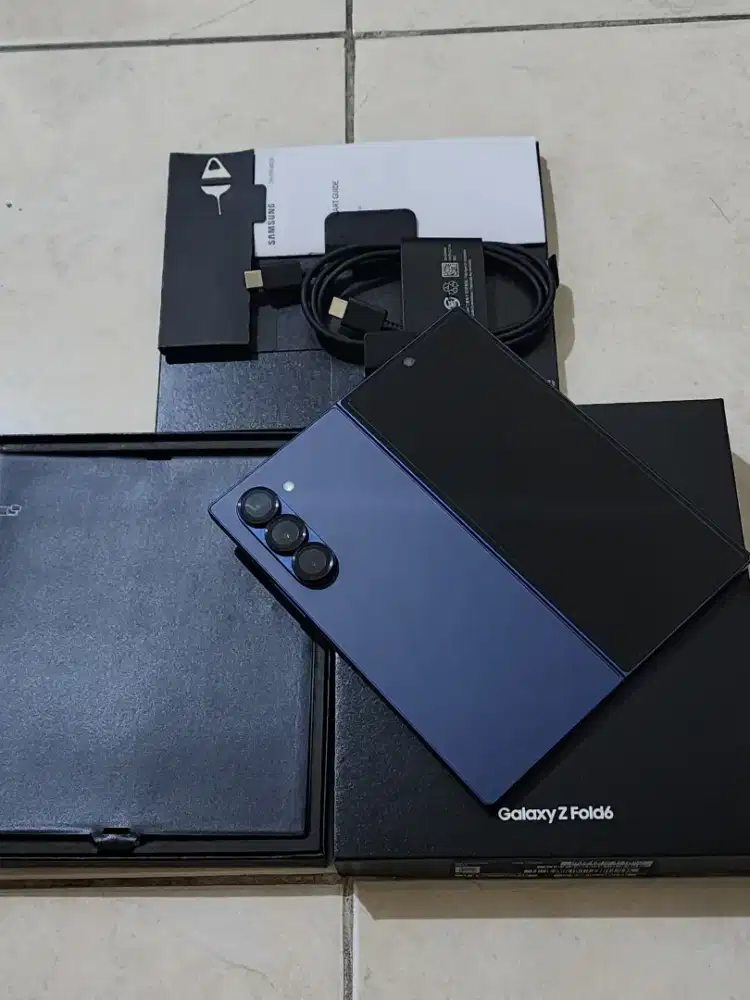 Samsung Z Fold 6 5G 12/256Gb, warna Biru, resmi SEIN,kondisi 99% Mulus