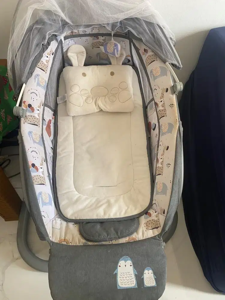 Ayunan bayi electric / cocolatte snuggli swing