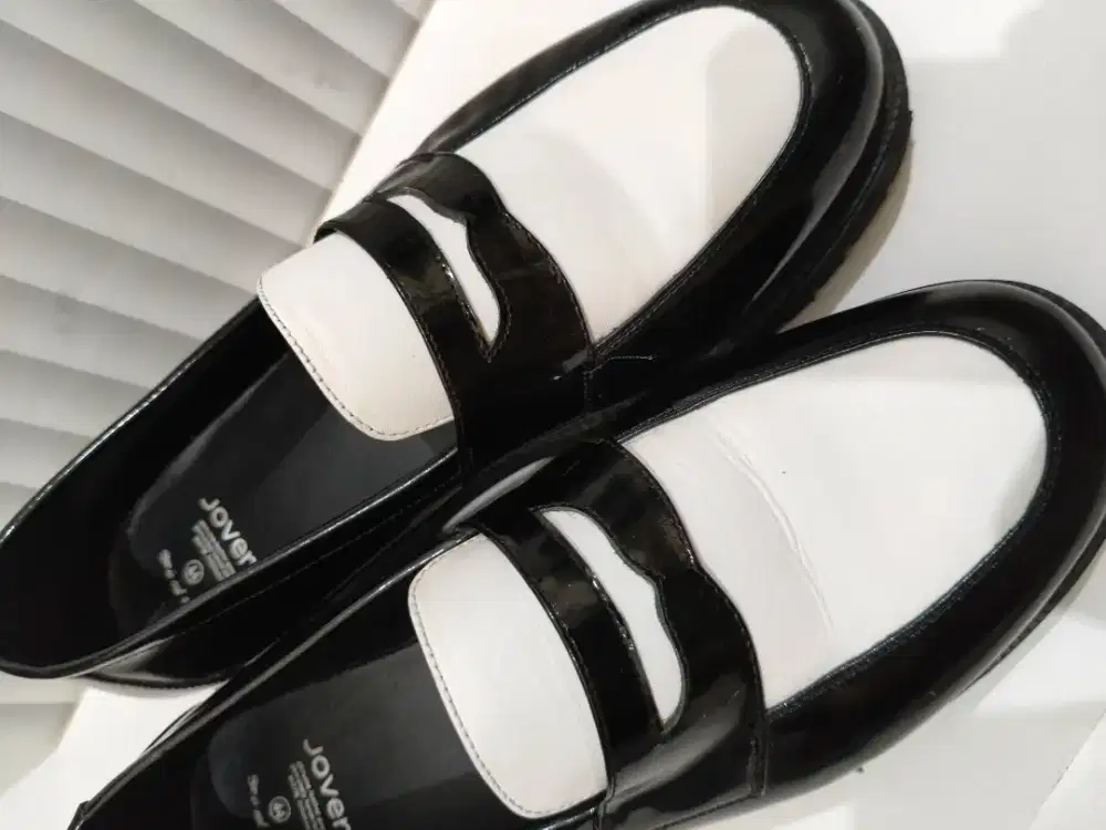 Jovem Dorja Twotone Loafers Black White
