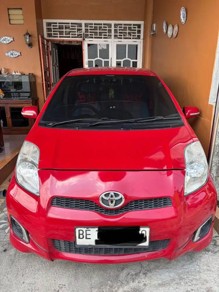 Yaris Matic 2013 Merah