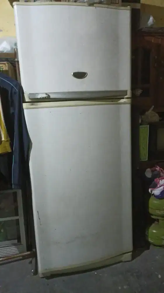 kulkas 2 pintu bekas
