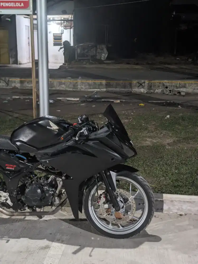 HONDA CBR 150R 2017