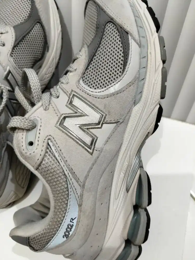 New Balance 2002 Men's Sneakers Shoes -Original
