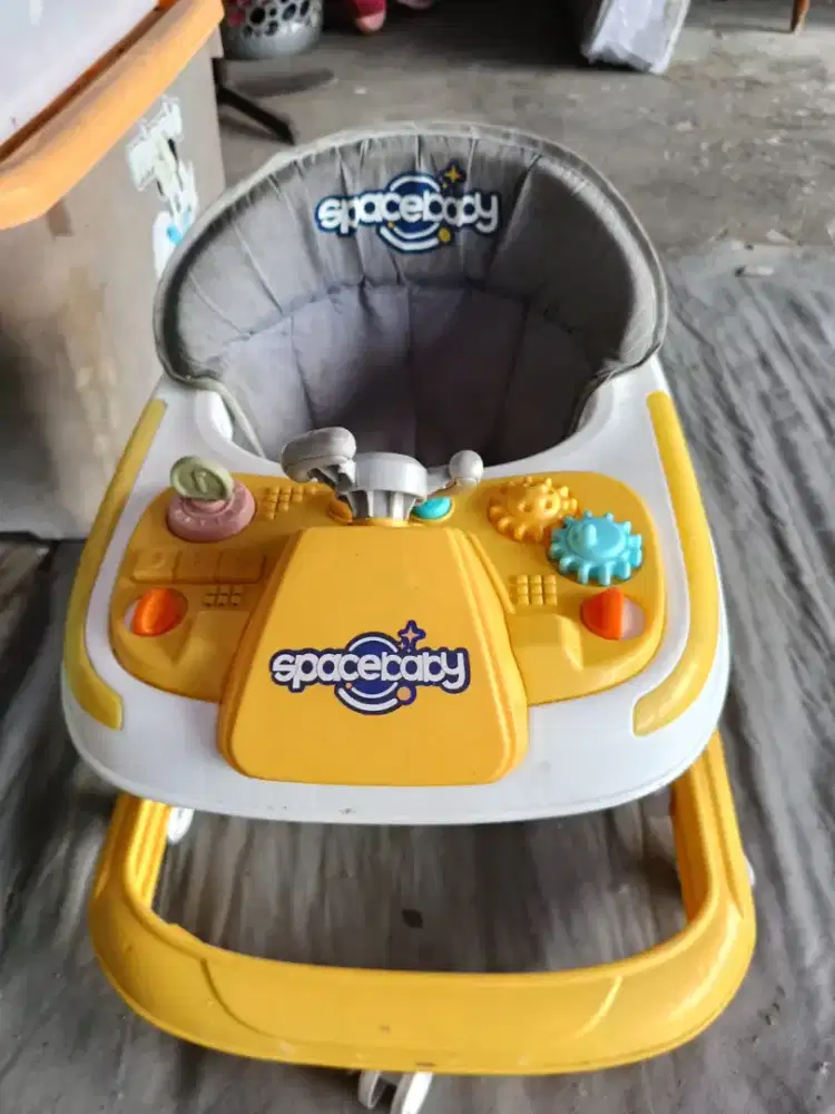 Di jual babywoker full musik