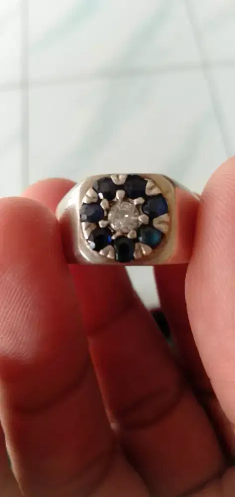 CINCIN BERLIAN/DIAMOND DAN BLUE SAFIR