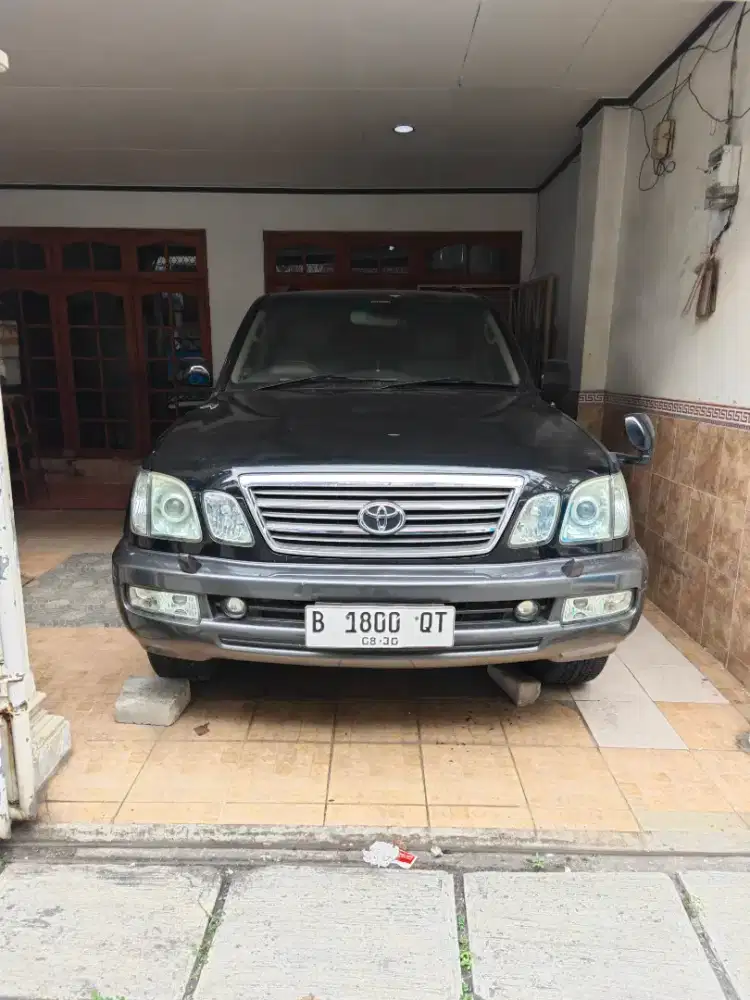 Toyota landcruiser cygnus 4.7cc v8 4x4 2005 hitam Matic tiptronik