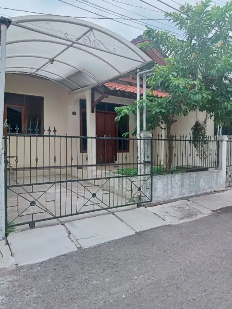 DI SEWAKAN RUMAH DEKAT KAMPUS ISBI BUAHBATU