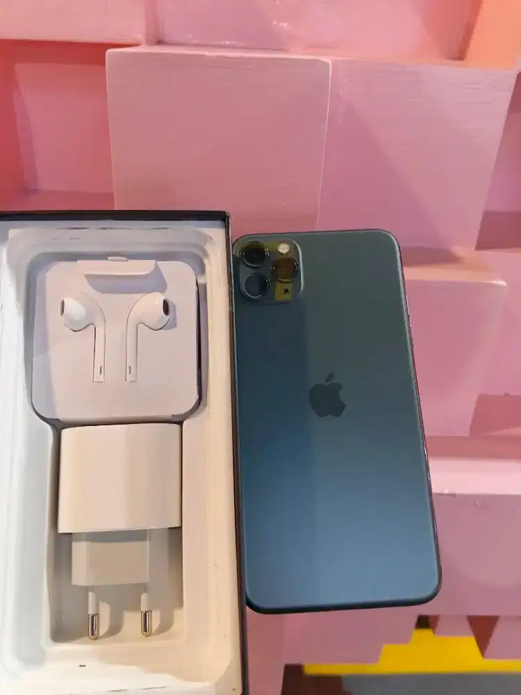 iphone 11 pro max 256gb masih ada baru