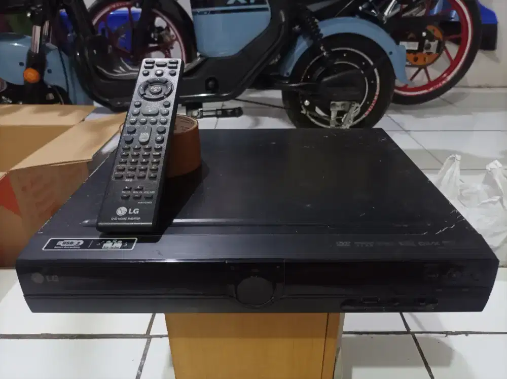 Player hometheater merk LG + remote