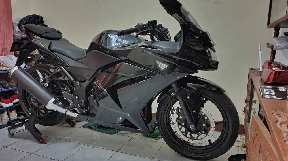 Ninja 250 karbu 2012 plat D kota KM11.xxx istimewa like new!!
