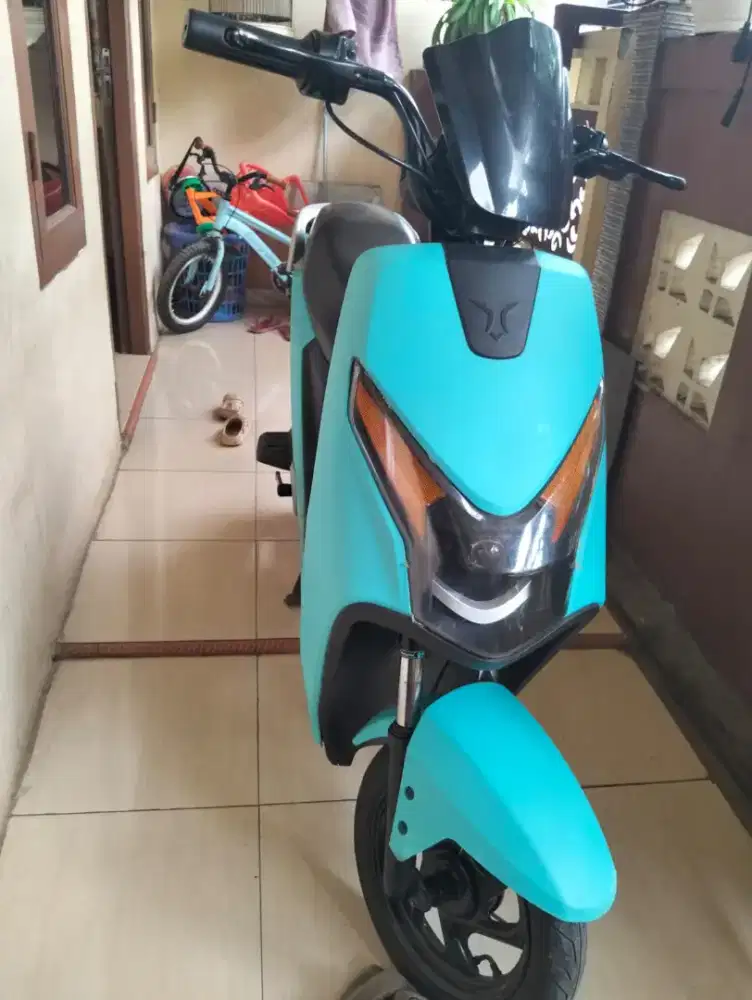 SELIS UWINFLY D70